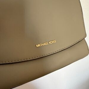 Michael Kors Ellis Medium Flap Messenger Crossbody Bag